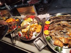-飨食汇全日制餐厅·昆山皇冠假日酒店(九方店)