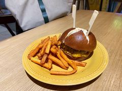 澳洲牛肉汉堡-HELLO 27 意面·沙拉·帕尼尼