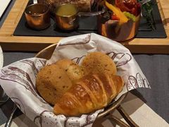 餐前欧式面包-YUE·6·西式融合餐厅(外滩六号店)