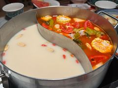 -尚尚仙·酸汤猪手·猪肚鸡火锅(华联万柳购物中心店)