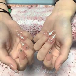 -桃子的美甲店