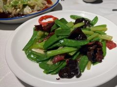 -八府香鸭·啫啫煲(华山路店)