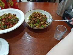 -湖南人家湘菜馆(镇江路店)