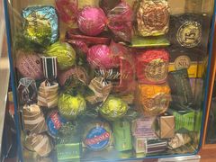 -VENCHI 闻绮(上海佛罗伦萨小镇店)