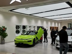 -小鹏汽车(北京龙湖长楹天街销售中心)