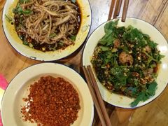 -拈签一笑黄牛肉辣卤串串