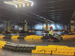 -极限PLAY运动娱乐新世界·团建派对潮玩休闲馆·室内蹦极高空游乐园