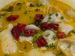 -渝是乎酸菜鱼(龙旗购物中心店)