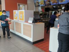 -麦当劳(汉口火车站候车室店)