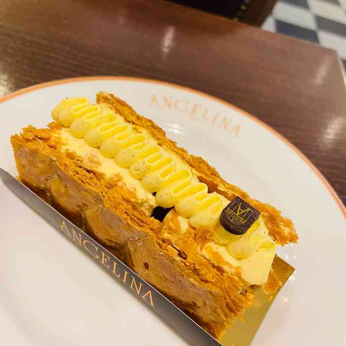 angelina(老佛爷店)-"太喜欢这家店的甜品和热巧克力了!环境舒适.