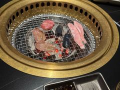 -山川小町·极番烧肉(新地假日广场店)