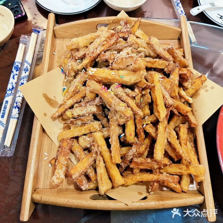 在东北 菜量大！！！（注意断句）