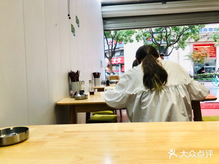 许鲜包子铺图片