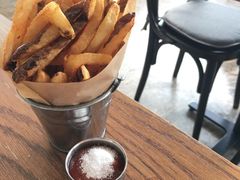 -ROAST coffee & eatery