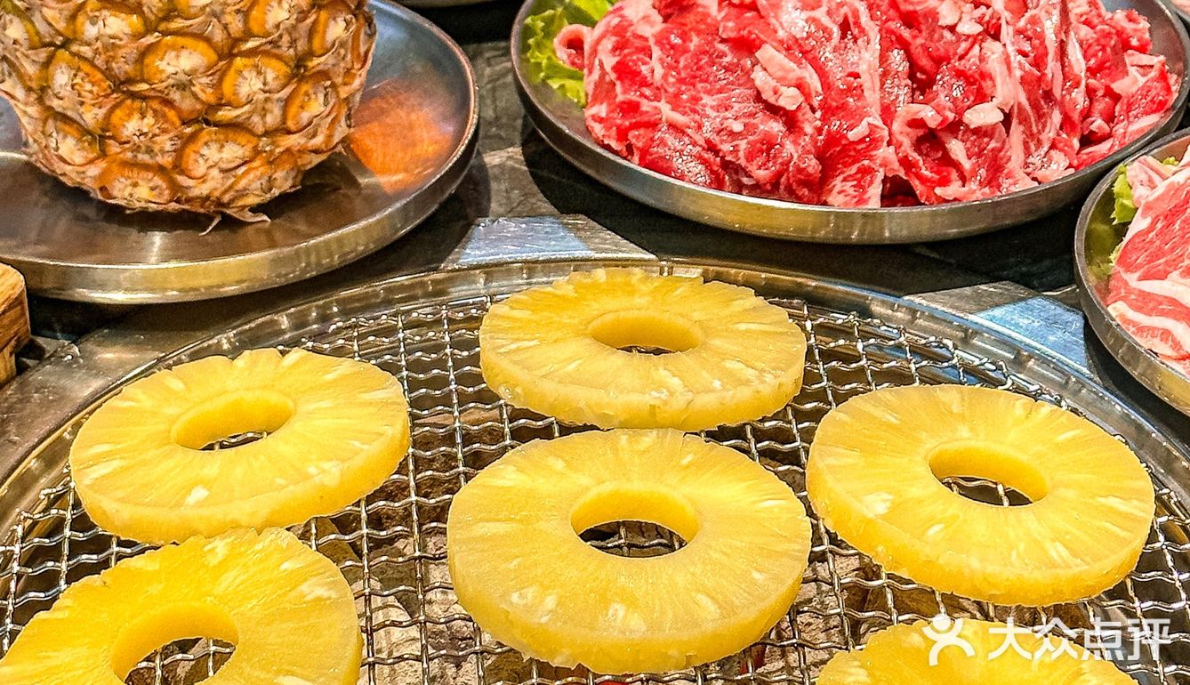 求你们赶紧去试试菠萝烤肉 香到跳脚！
