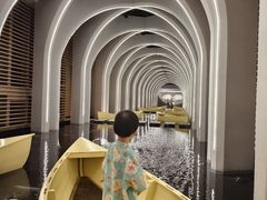 -涨巢·潮玩水疗局