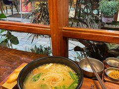 -银米·云南传统过桥米线(双廊黑金冠店)