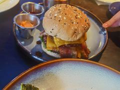 蘑菇味狠浓牛肉汉堡-bluefrog蓝蛙(水游城店)