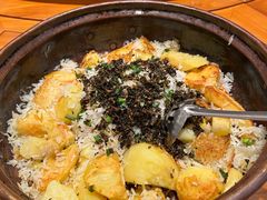 -帅巴人舅母子腊蹄民俗村