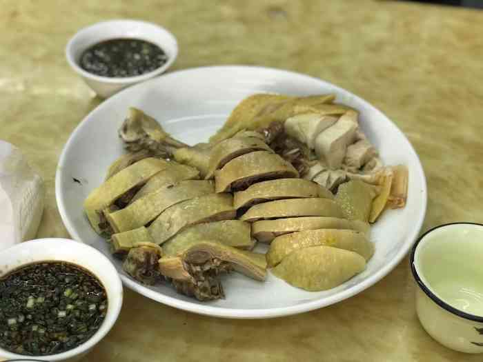 娄盛本帮菜"拿好钞票去吃饭,疫情期间附近的饭店基本上.