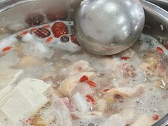 椰子鸡火锅-力哥地道海南菜·联谊文昌鸡老店
