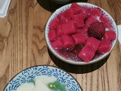 杨梅冰汤圆-李百蟹·江南蟹黄面·河景餐厅(夫子庙总店)