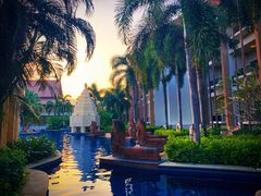 -三亚湾海居铂尔曼度假酒店