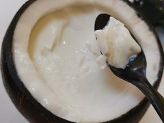 -志龙皇冠吃货椰子铺