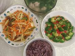-悦芽照护月嫂+育儿嫂(杭州店)