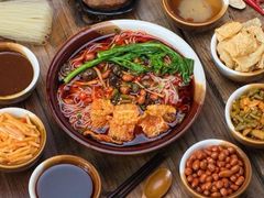 -柳州肥姨妈大骨螺蛳粉(曹路店)