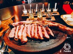 -恰餐厅及酒吧 CHAR Bar & Grill (北京丽都皇冠假日店)