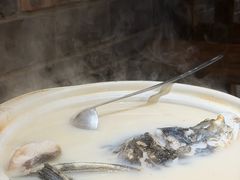 大砂锅炖鱼头汤-丹江渔村(首都机场店)