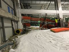 -乔波室内滑雪场
