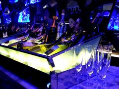 -OZONE 顶楼酒吧(香港丽思卡尔顿酒店)