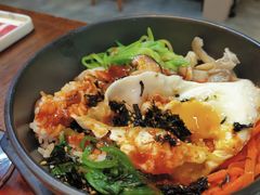 传统石锅拌饭-·缸桶屋·韩式牛肋条自助烤肉(西湖D11店)