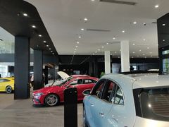 -奔驰上海利星(七宝店)