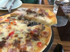 匈牙利牛肉披萨-YAFEE雅菲·粤菜·湘菜·融合菜(魏公村店)