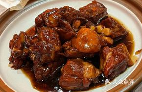 Plum-Braised Pork Ribs