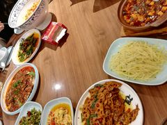 -有红鸡毛店·川菜(建设路店)