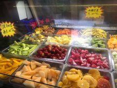 自助取餐区-老炳·七丛松甘草水果