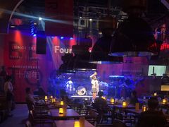 -FOUR PLAY BAR