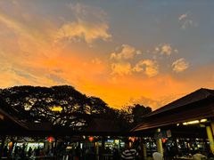 -东海岸人工湖美食村