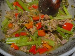 猫儿山的小黄牛-吃饭皇帝大土家民族菜(正大广场店)