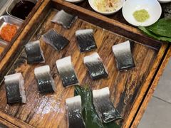 -围炉肉舍•炭烤活鳗•丹东海鲜烤肉(步行街店)