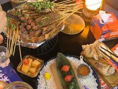 -何师烧烤Pro ·江湖川菜·小龙虾·精酿(太古里旗舰店)