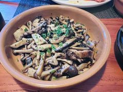初榨橄榄油炒黑松露杂菌-帕歌西班牙餐厅paco tapas