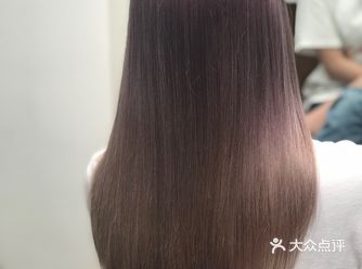 适合夏天的颜色、烟灰紫色渐变画染 漂过的头发发质依然