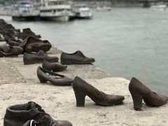 -多瑙河畔鞋履雕塑