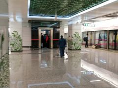 -新南门(地铁站)