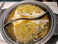 -阿瓦山寨·湘菜现炒·剁椒鱼头王(咸阳总店)
